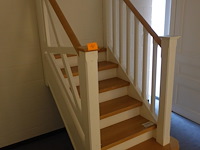 Houten steektrap showroom model - afbeelding 2 van  5