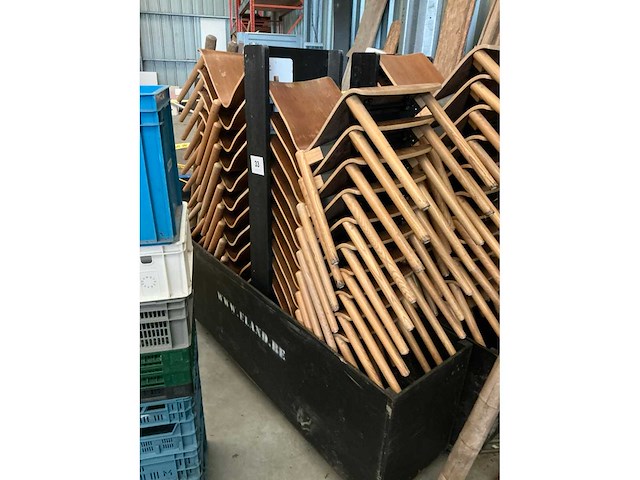 Houten stoel (22x) - afbeelding 4 van  4