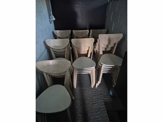 Houten stoelen (28x) - afbeelding 2 van  4