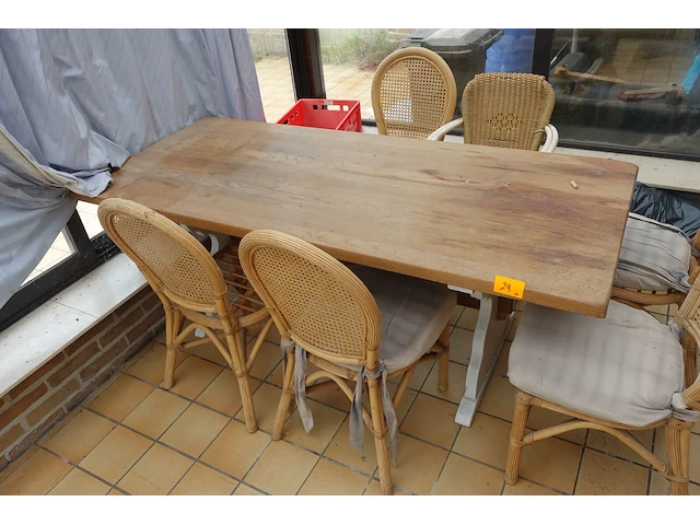 Houten tafel + 12x diverse stoel - afbeelding 3 van  5