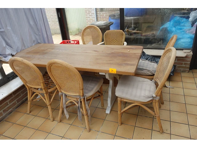 Houten tafel + 12x diverse stoel - afbeelding 4 van  5