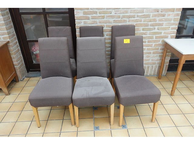 Houten tafel + 12x diverse stoel - afbeelding 5 van  5