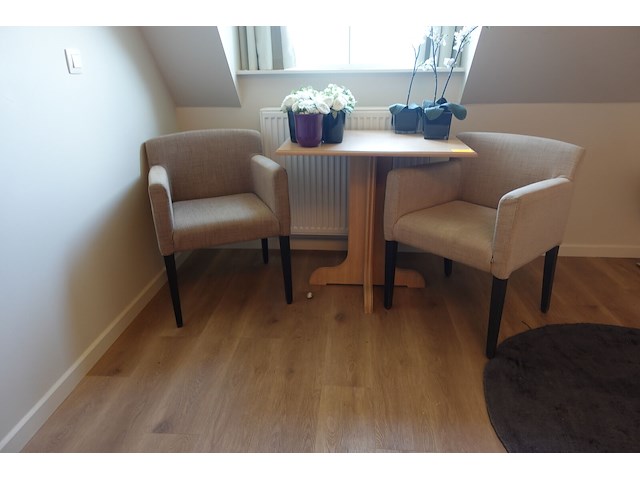 Houten tafel + 2 stoelen - afbeelding 1 van  2