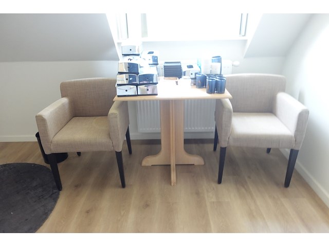 Houten tafel + 2 stoelen - afbeelding 1 van  3
