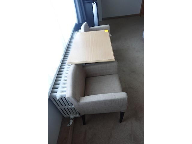 Houten tafel + 2 stoelen - afbeelding 2 van  3