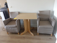 Houten tafel + 2 stoelen - afbeelding 1 van  1