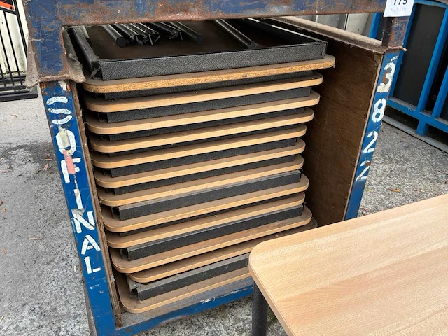 Houten tafel (26x) - afbeelding 6 van  11