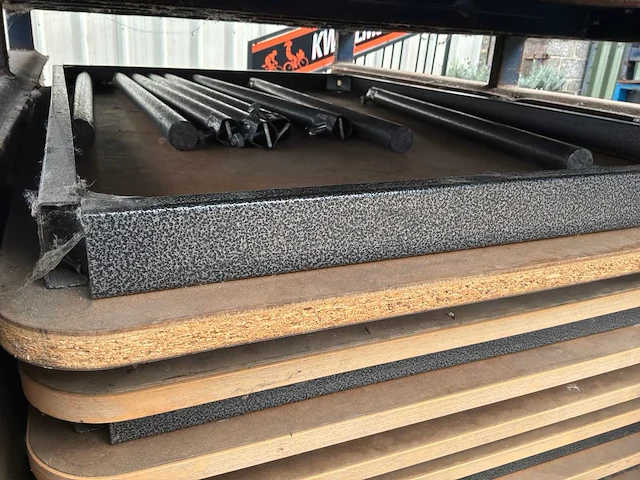 Houten tafel (26x) - afbeelding 7 van  11