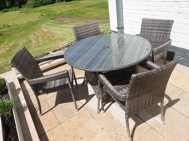 Houten tafel + 4x stoffen stoel - afbeelding 6 van  6