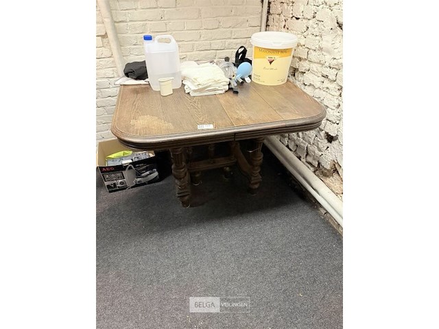 Houten tafel l108xb100xh78 cm - afbeelding 1 van  3