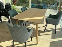 Houten tafel met 5 stoelen - afbeelding 2 van  5