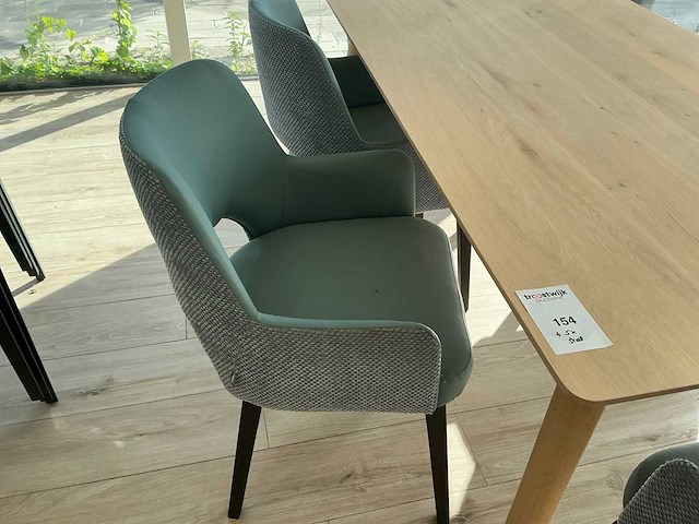 Houten tafel met 5 stoelen - afbeelding 5 van  5