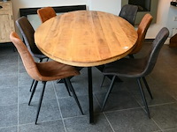Houten tafel met 6 stoelen - afbeelding 1 van  6