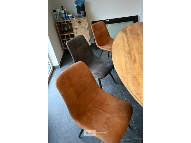 Houten tafel met 6 stoelen - afbeelding 2 van  6