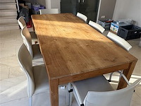 Houten tafel met 8 stoelen - afbeelding 1 van  3