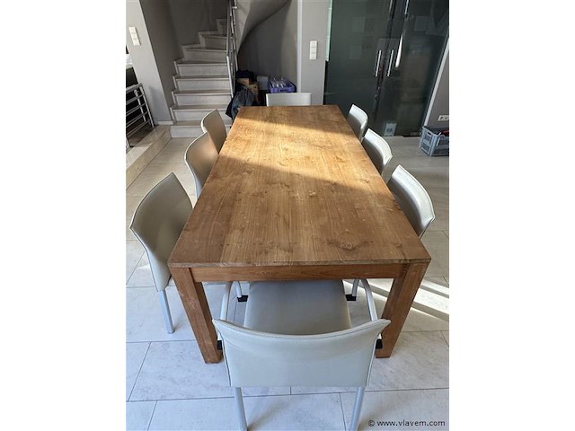 Houten tafel met 8 stoelen - afbeelding 2 van  3