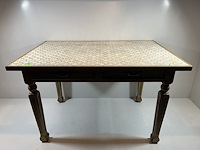 Houten tafel met mozaiek - afbeelding 3 van  4