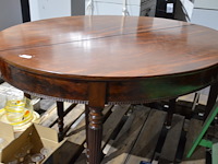 Houten tafel met wielen - afbeelding 1 van  3