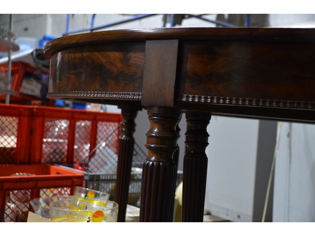 Houten tafel met wielen - afbeelding 3 van  3