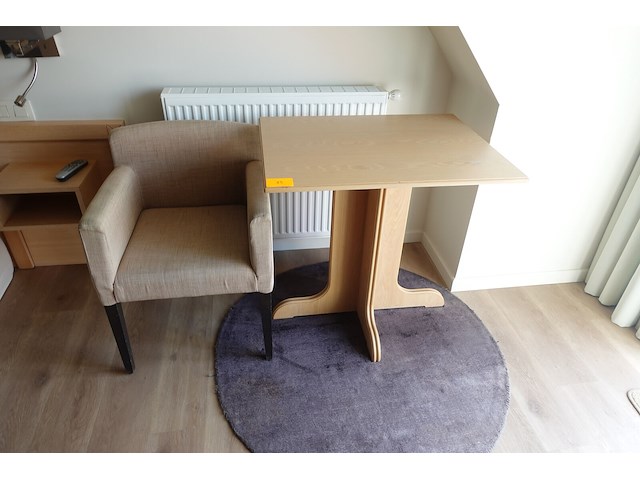 Houten tafel + stoel - afbeelding 2 van  2