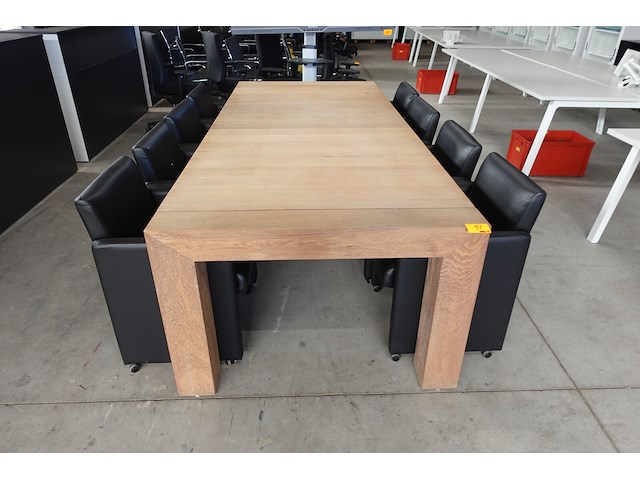 Houten tafel + verrijdbare stoelen - afbeelding 2 van  6