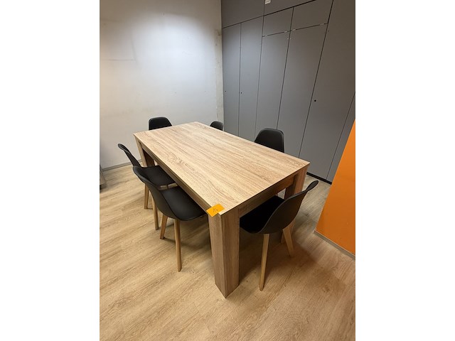 Houten tafel vv 6 stoelen - afbeelding 1 van  2