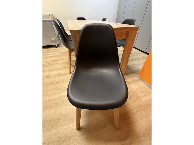 Houten tafel vv 6 stoelen - afbeelding 2 van  2