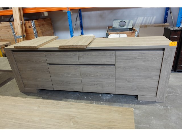 Houten tafel + wandkast - afbeelding 1 van  4