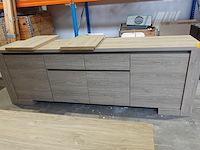 Houten tafel + wandkast - afbeelding 1 van  4