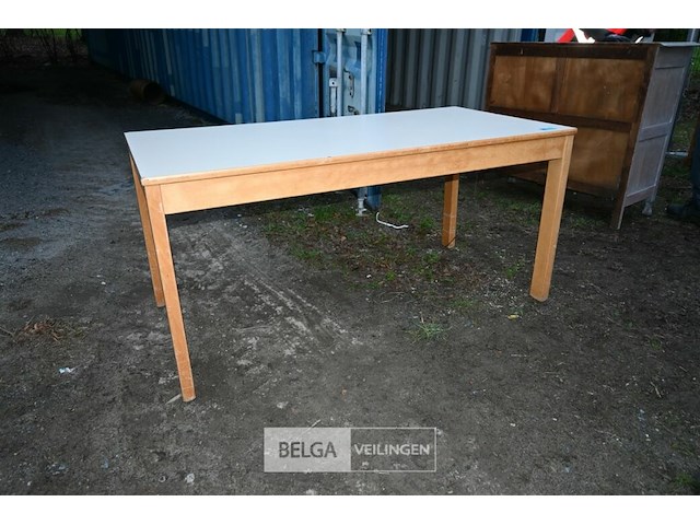 Houten tafel - afbeelding 1 van  4
