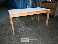 Houten tafel - afbeelding 1 van  4