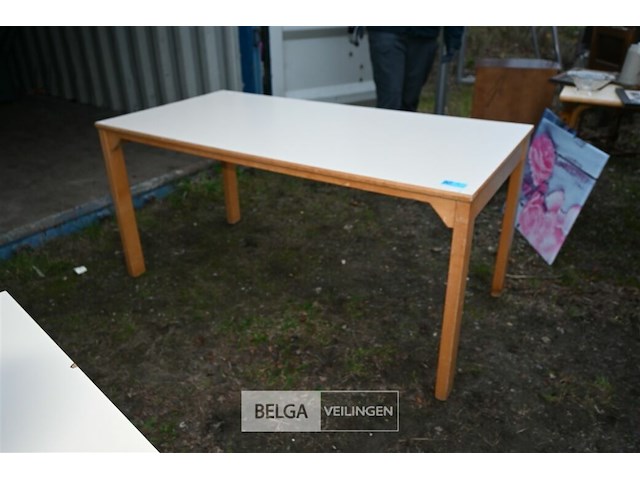 Houten tafel - afbeelding 2 van  4