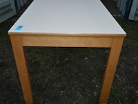 Houten tafel - afbeelding 4 van  4