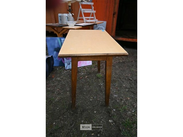 Houten tafel - afbeelding 1 van  4