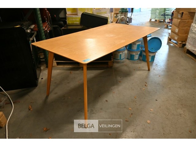 Houten tafel - afbeelding 1 van  4