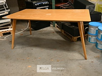 Houten tafel - afbeelding 2 van  4
