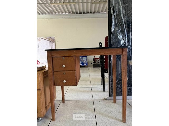 Houten tafel - afbeelding 2 van  2