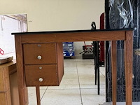 Houten tafel - afbeelding 2 van  2