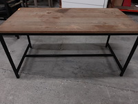 Houten tafel - afbeelding 1 van  3