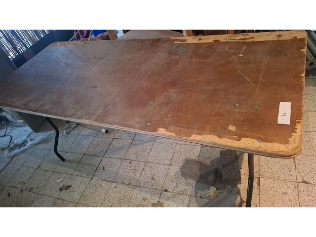 Houten tafel - afbeelding 1 van  1