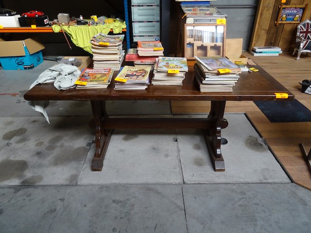 Houten tafel - afbeelding 1 van  4