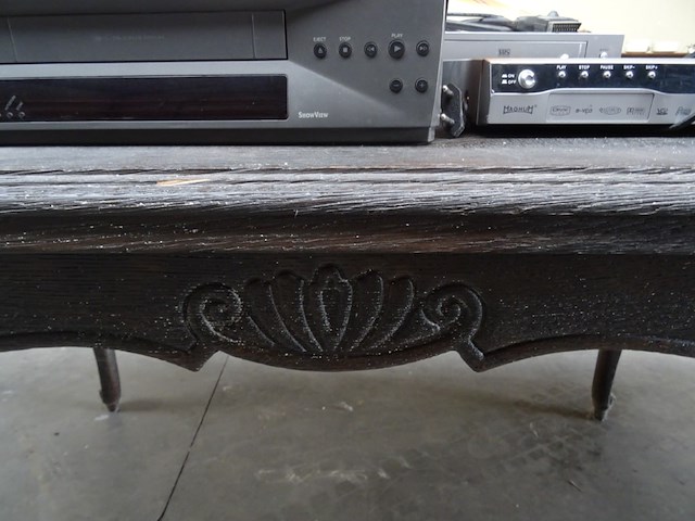 Houten tafel - afbeelding 2 van  4