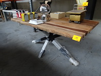 Houten tafel - afbeelding 1 van  3