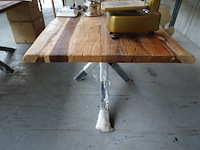 Houten tafel - afbeelding 2 van  3