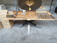 Houten tafel - afbeelding 1 van  3