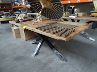 Houten tafel - afbeelding 2 van  3