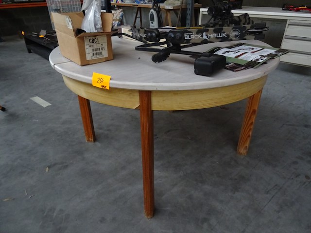 Houten tafel - afbeelding 1 van  2