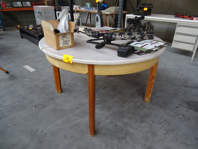 Houten tafel - afbeelding 2 van  2