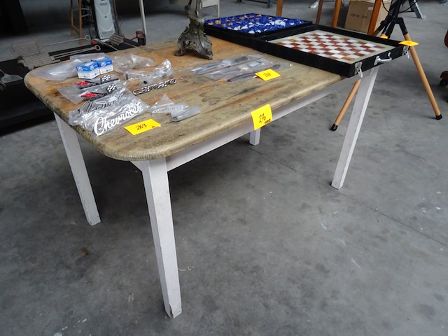 Houten tafel - afbeelding 7 van  7