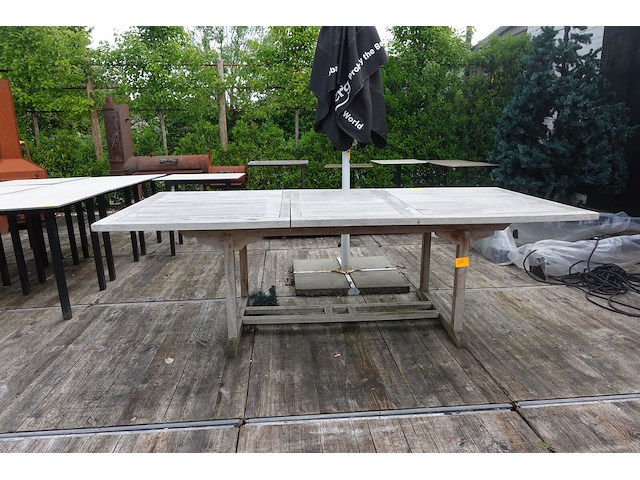 Houten tafel - afbeelding 1 van  3